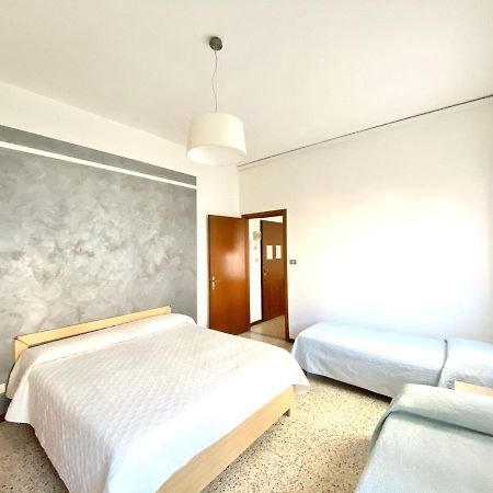 Euroresidence - Piazza Mazzini- 30 Mt Dal Mare Lido di Jesolo Luaran gambar