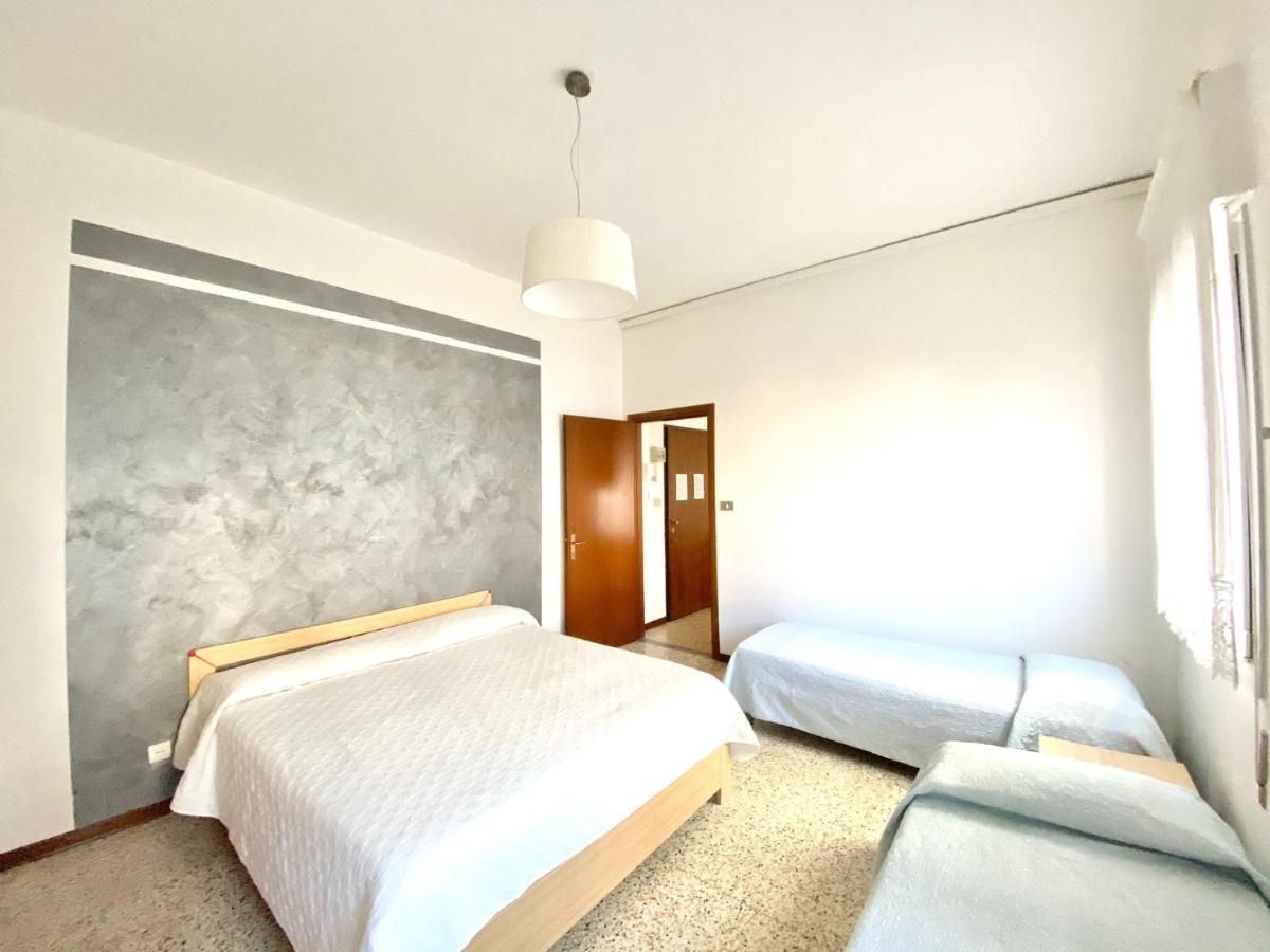 Euroresidence - Piazza Mazzini- 30 Mt Dal Mare Lido di Jesolo Luaran gambar