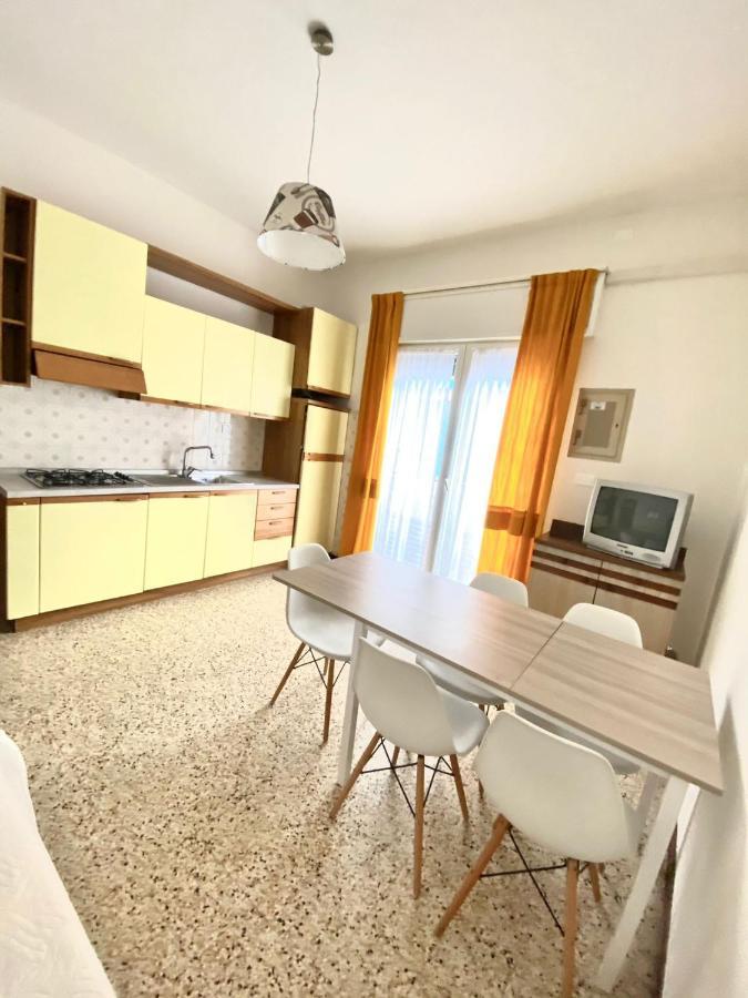 Euroresidence - Piazza Mazzini- 30 Mt Dal Mare Lido di Jesolo Luaran gambar