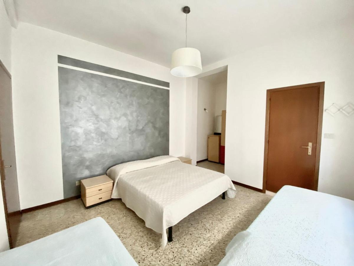 Euroresidence - Piazza Mazzini- 30 Mt Dal Mare - Immobil Relax Lido di Jesolo Luaran gambar